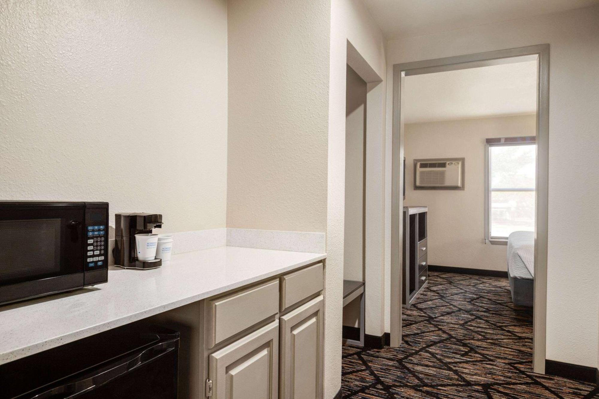 Days Inn By Wyndham San Antonio Near Fiesta Park Extérieur photo