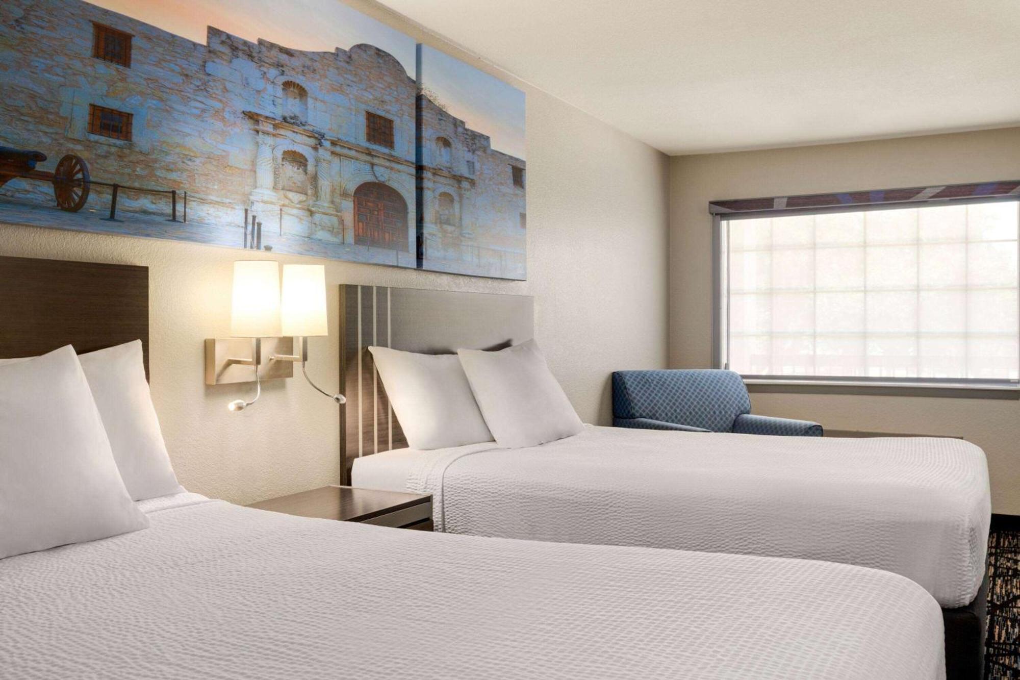Days Inn By Wyndham San Antonio Near Fiesta Park Extérieur photo