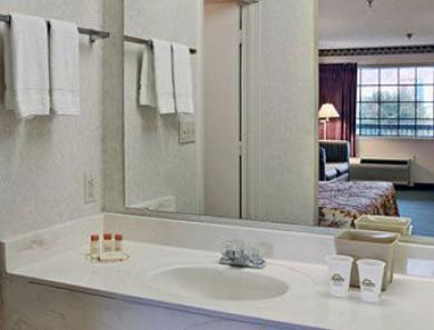 Days Inn By Wyndham San Antonio Near Fiesta Park Chambre photo